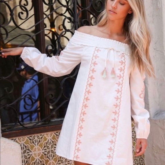 White off-shoulder long sleeve dress - Picture 2 of 4